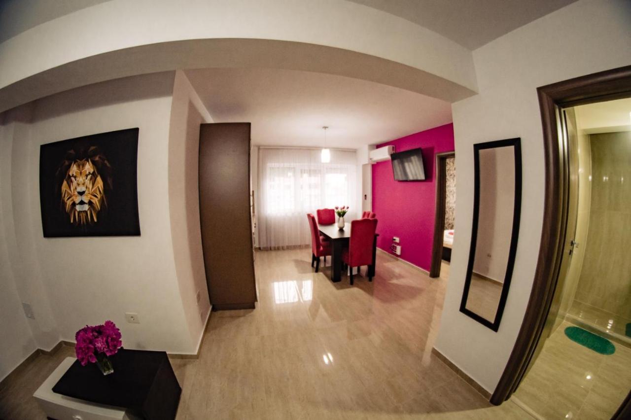 Apartment Gabriela'S Home Oradea Εξωτερικό φωτογραφία