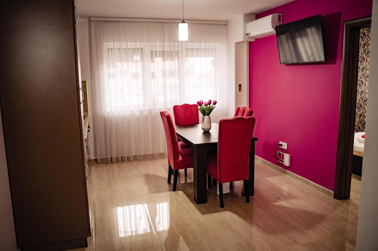 Apartment Gabriela'S Home Oradea Εξωτερικό φωτογραφία